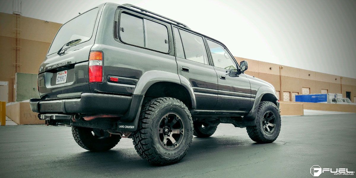 Fuel Beast D564 Black Machined w/dark tint